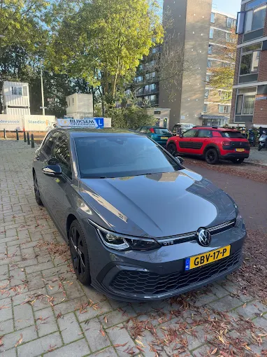 Aygun, rijinstructeur Bliksem Opleidingen